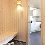 Stylish Baltic Retreat With Fireplace Vakantiehuis *