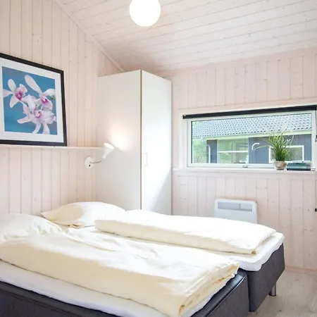 펜션 Stylish Baltic Retreat With Fireplace Großenbrode