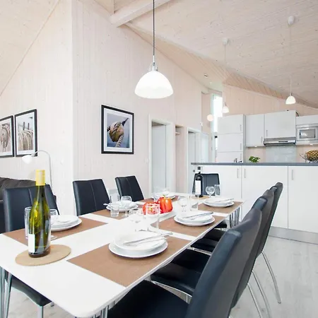 펜션 Stylish Baltic Retreat With Fireplace Großenbrode